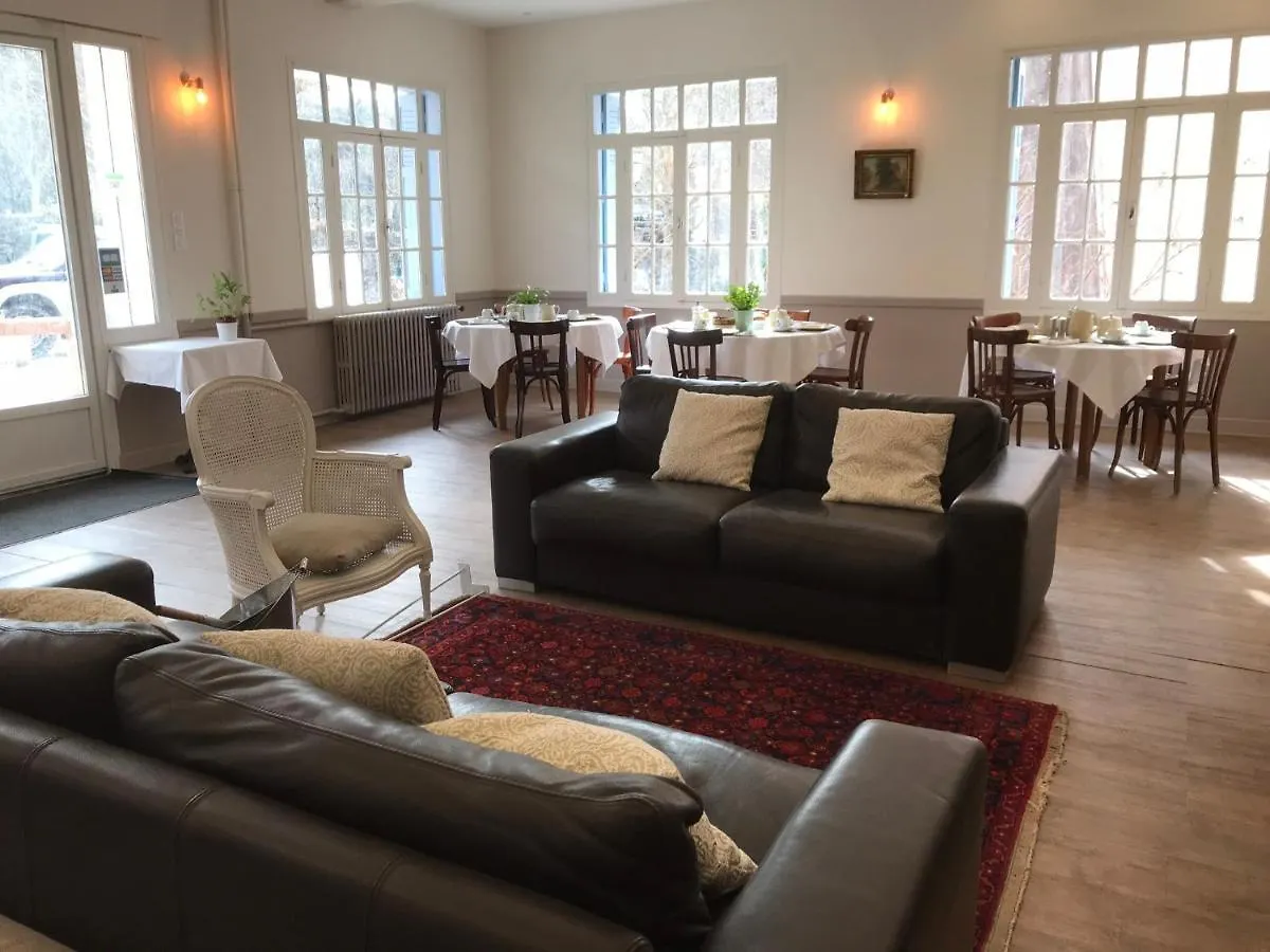 Les Terres Rouges 06 Bed and Breakfast Guillaumes Frankrijk